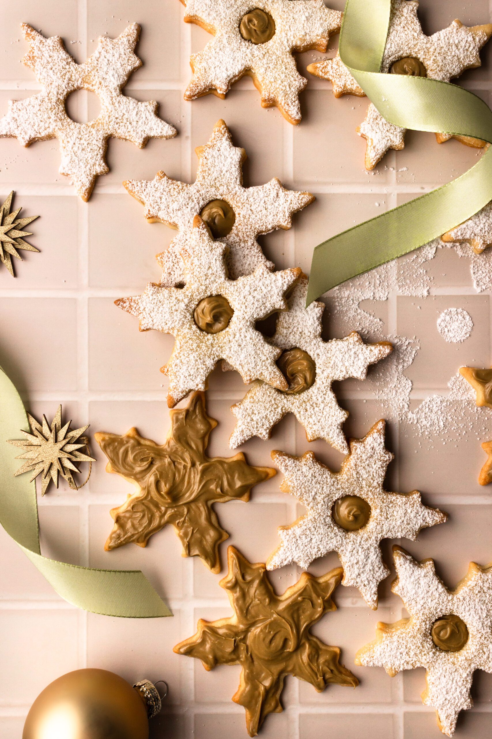 Weihnachtsplätzchen mit Pistaziencreme Capturing Plants by Lynn Glaesner